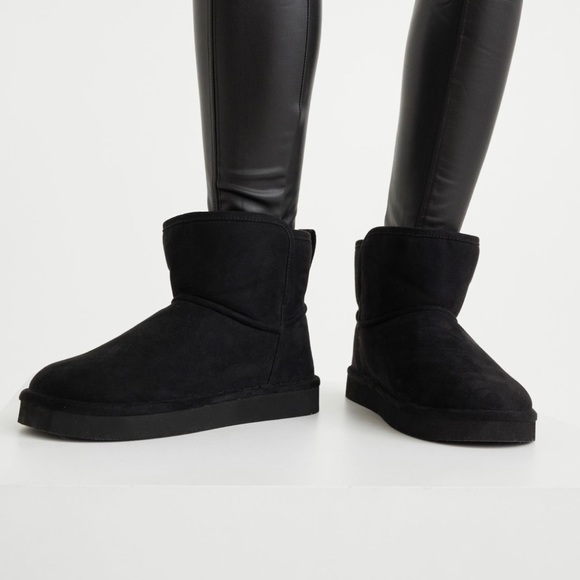 H&M Shoes - 🎉PRICE ⬇️ H & M - Warm Lined Boots - Black size 38